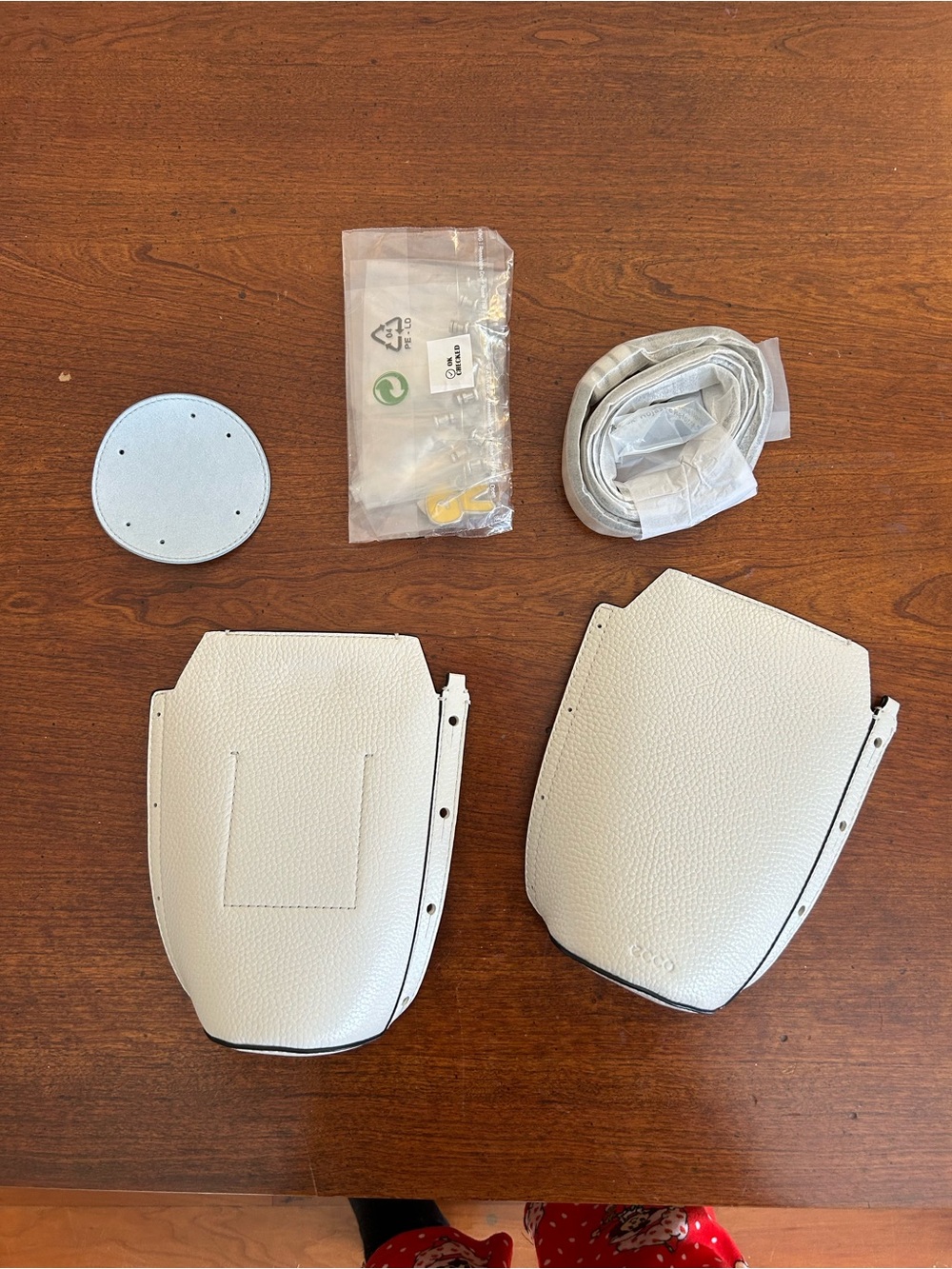 Ecco Foam White Cow Leather — Customisable Pot Bag - Picture 2 of 4